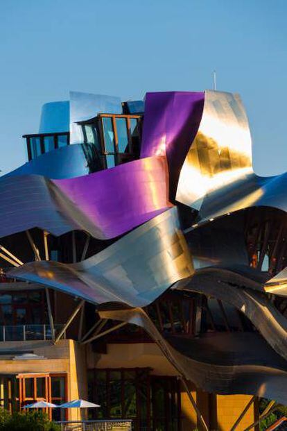 La Ciudad del Vino de Marqués de Riscal, proyectada por Frank Gehry, en Elciego (Álava).