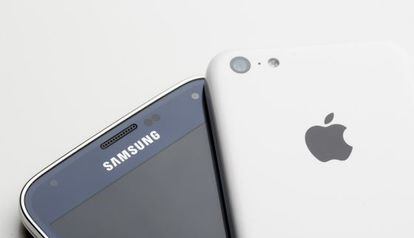 Smartphones de Samsung y Apple.  
