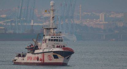 El 'Open Arms' entrando en el puerto de Algeciras, el pasado 28 de diciembre.