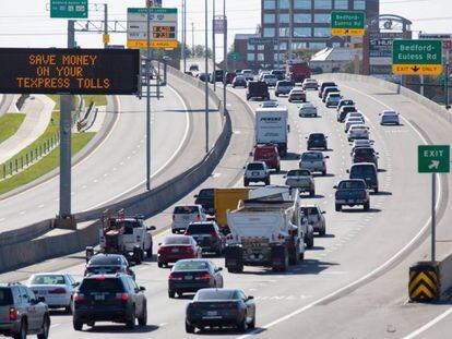 Autopista de Ferrovial en Dallas con peajes inteligentes. En vídeo, un estudio afirma que a más peajes, menos atascos y menos contaminación.