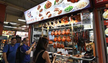 El Hong Kong Soya Sauce Chicken Rice &amp; Noodles.