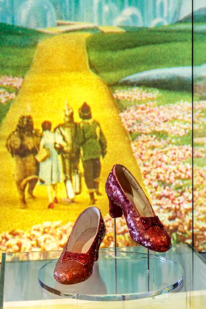 Los zapatos del personaje de Dorothy de la película 'El mago de Oz'.