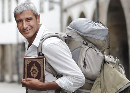 El peregrino musulmán Bülent Babayigit en Santiago.