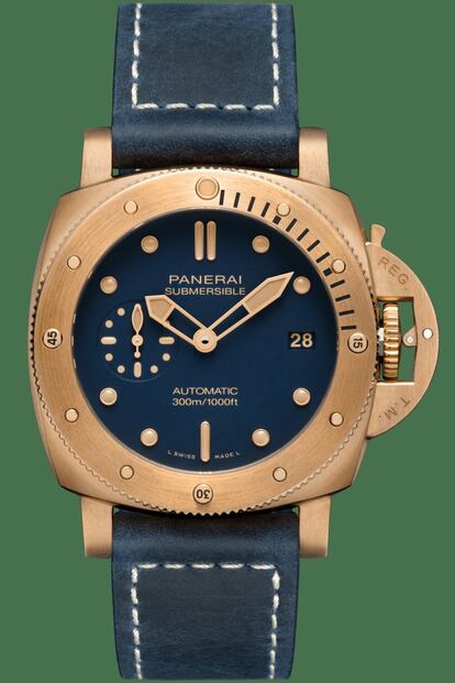 El bronce que rodea al Sumersible Bronzo Blu Abisso de Panorai rodea a este modelo de una fuerte personalidad y un carisma poco común, pero que son el sello de identidad de la colección Submersible. El azul mate de su esfera combina a la perfección con el tono cálido del metal. Entre sus características, destacan los broches del bisel graduado y los puntos e índices que emergen de la esfera, todos con el Super-LumiNovaTM beige, en perfecta y cromática armonía con el lenguaje estético del modelo. Precio: 15.500 euros.