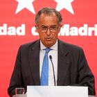 El consejero de Educación, Universidad, Ciencia y portavoz de la Comunidad de Madrid, Enrique Ossorio, interviene en rueda de prensa tras la reunión del Consejo de Gobierno de la Comunidad de Madrid, el 7 de julio de 2021, en Madrid, (España). En su intervención, Ossorio señaló la aprobación de la Ley Magistral de Libertad Educativa de la Comunidad de Madrid para que el texto pueda enviarse a la Asamblea de Madrid e iniciar el debate antes de su entrada en vigor. Esta ley tiene como objetivo garantizar la igualdad de oportunidades, garantizar el derecho a recibir la docencia en español, confirmar la pluralidad de la oferta educativa y promover la excelencia académica, garantizando la transparencia informativa en todos los procesos, como se indicó. 07 de julio de 2021; OXORIA; MASTER EN DERECHO; MADRID A. Pérez Meca / Europa Press 07/07/2021