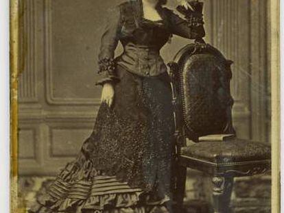 Emilia Pardo Bazán, fotografiada en Madrid por el estudio E. Otero. 