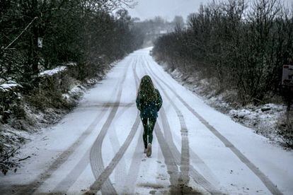 Nieve este sábado en la localidad madrileña de Manzanares el Real.