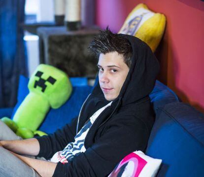 El Rubius, el 'youtuber' español más popular, en su sofá.