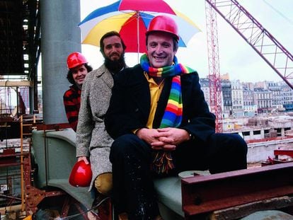 Es 1974 y Richard Rogers, Renzo Piano y Peter Rice se lo pasan de cine en las obras del Centro Pompidou de París. La pesadilla llegaría a la hora de limpiarlo.