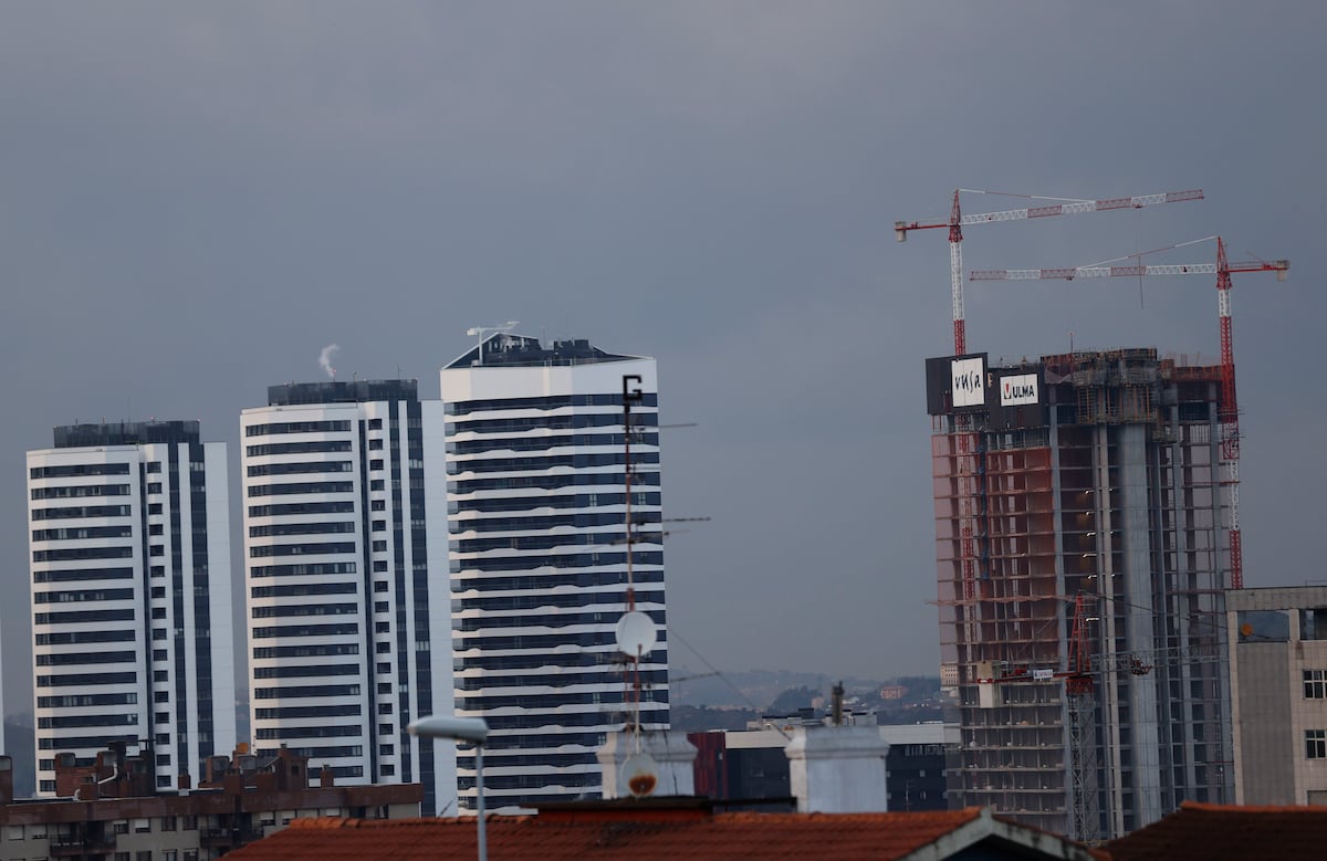 La compra de viviendas caerá un 10% este año pese a que los precios seguirán subiendo, según CBRE | Economía