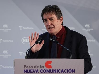 El director del Instituto Cervantes, Luis García Montero, durante su intervención en el Foro Nueva Economía, este miércoles en Madrid.