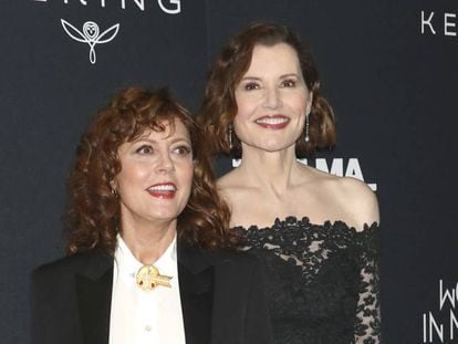 Susan Sarandon, izquierda, y Geena Davis el pasado 28 de enero en Nueva York. En vídeo, declaraciones de Davis sobre la desigualdad de género en septiembre de 2019.