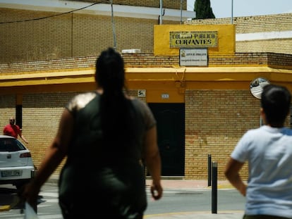 Fachada del CEIP Cervantes en Dos Hermanas (Sevilla).