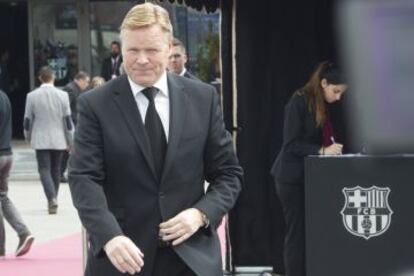 El exjugador del FC Barcelona y actual técnico del Southampton, el holandés Ronald Koeman, sale del Auditori 1899.