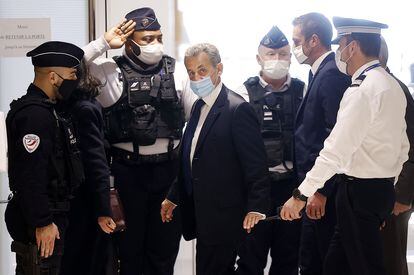 El expresidente francés Nicolas Sarkozy llega al tribunal para recibir la sentencia que lo condenó por corrupción y tráfico de influencias, el pasado 1 de marzo.