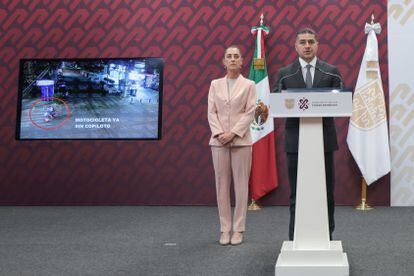 CIUDAD DE MÉXICO, 16DICIEMBRE2022.- Claudia Sheinbaum, jefa de gobierno de la Ciudad de México, y Omar García Harfuch, secretario de Seguridad Ciudadana, durante una conferencia de prensa sobre el ataque a Gómez Leyva,  
el 16 de diciembre de 2022.