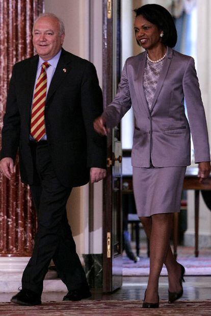 Miguel Ángel Moratinos y Condoleezza Rice en Washington en junio de 2006.