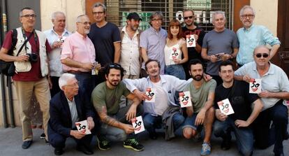 Foto de familia de los premios de la cartelera Turia, con Juan Diego, David Trueba y Raimon, entre otros.