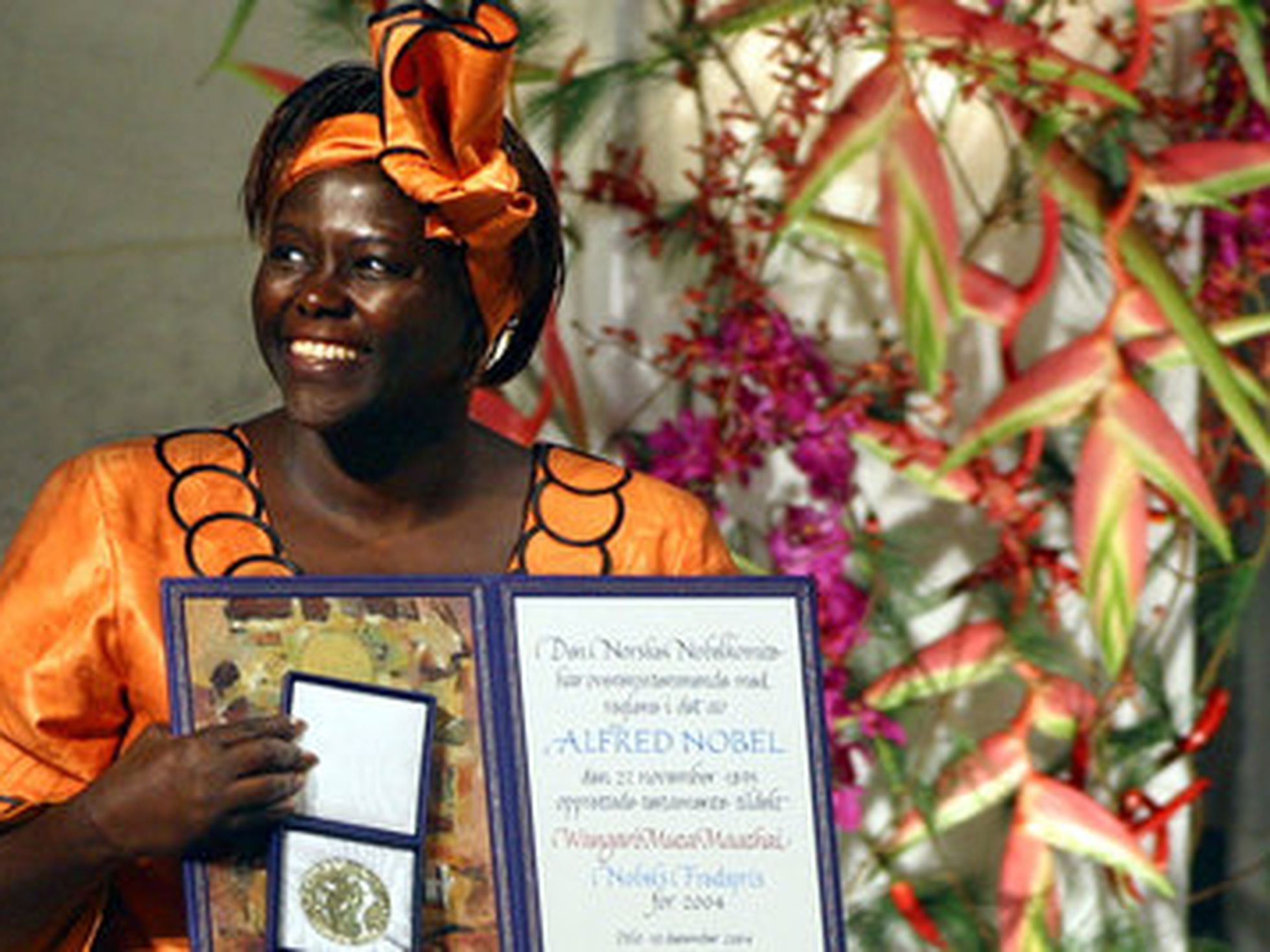 Wangari Maathai, la Nobel de la Paz que plantó 47 millones de árboles |  Necrologicas | EL PAÍS