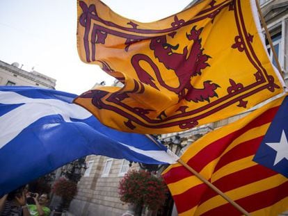 Independentistas catalanes apoyan el referéndum escocés.