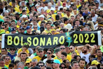Bolsonaristas frente al Palacio de Planalto este martes en la toma de posesión.