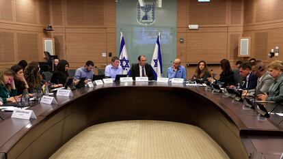 Reunión de la Comisión de Constitución, Ley y Justicia del Parlamento israelí, este lunes en Jerusalén.