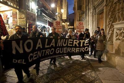 Un aspecto de la manifestación contra el cierre del Centro José Guerrero en Granada.