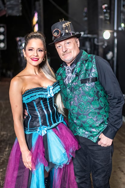 Lito Garrido, líder de la Orquesta Panorama, y Fátima Pego, cantante de esta.