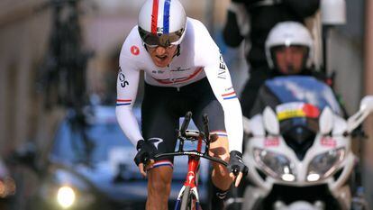 Geraint Thomas, con el maillot de campeón británico firmado por Ineos, en el prólogo de Romandía.