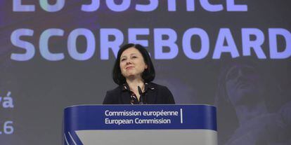 La comisaria europea de Justicia, Consumidores e Igualdad de G&eacute;nero, Vera Jourov&aacute;, en la presentaci&oacute;n de los resultados del indicador.