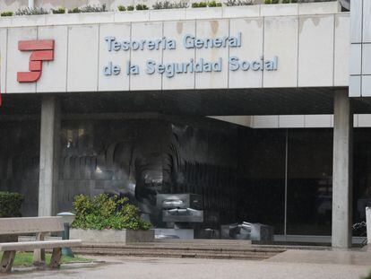 Entrada a una oficina de la Tesorería General de la Seguridad Social de Madrid, en una imagen de archivo.