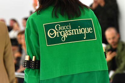 Detalle del logo de muchas de las prendas y accesorios de Gucci.