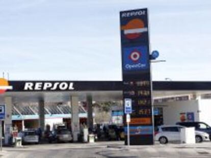 Estaci&oacute;n de servicio de Repsol.