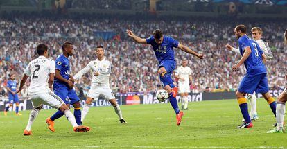 Morata marcant el gol de l'empat de la Juventus.