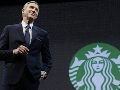 El presidente ejecutivo de Starbucks, Howard Schultz