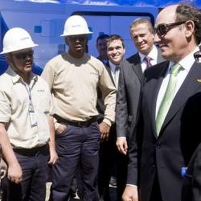 El presidente de Iberdrola, Ignacio Galán, con los trabajadores de Elektro