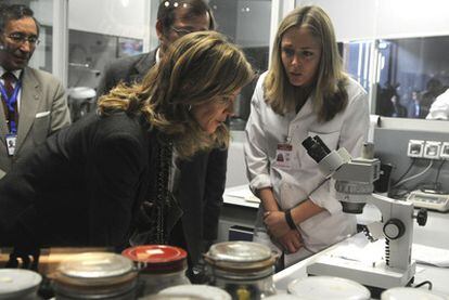 La ministra Cristina Garmendia, en una visita al Parque de las Ciencias de Granada.