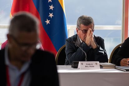 Pablo Beltrán en el dialogo de Paz entre el gobierno de Colombia y el ELN, en Caracas, el 21 de noviembre.