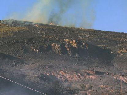 Monte en la Alpujarra granadina afectado por el fuego.