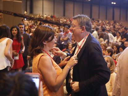 Francina Armengol con Ximo Puig en la clausura del Congreso del PSOE en Madrid. 