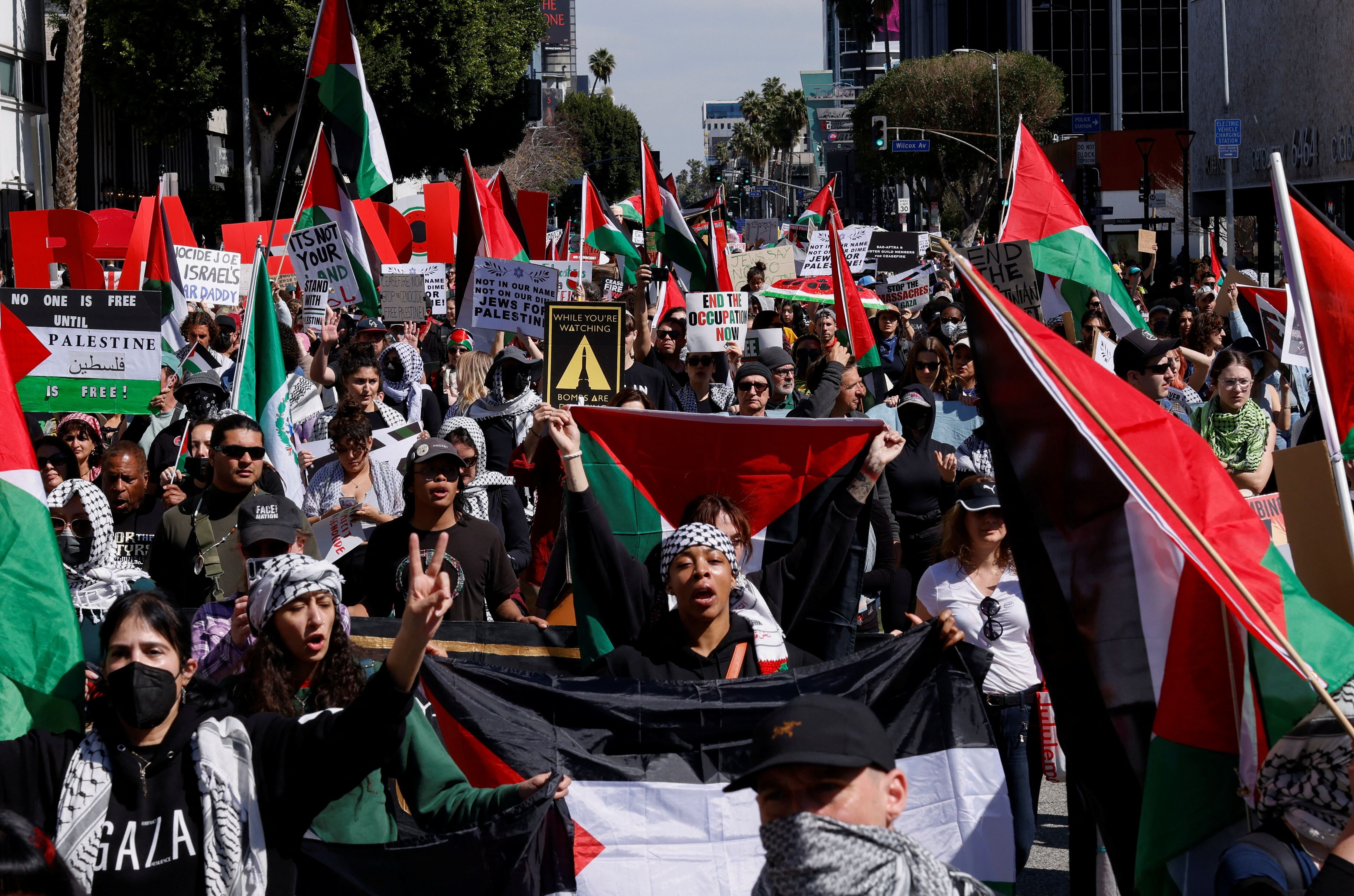 La gala de los premios Oscar, en directo | Protestas en contra de la guerra de Gaza marcan el arranque de la alfombra roja
