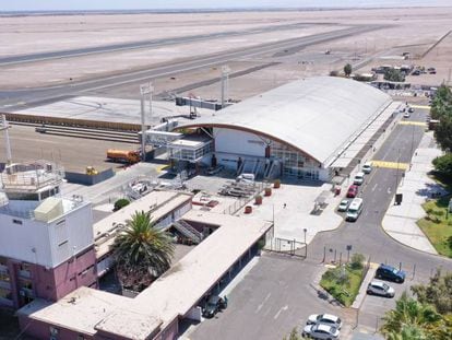 Vista aérea del aeropuerto chileno de Arica.
