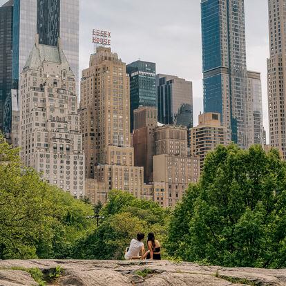 15 Mayo de 2021 - Reportaje sobre Nueva York. Rascacielos del Midtown vistos desde Central Park, el pulmón verde de Manhattan (Nueva York).  © Cole Wilson