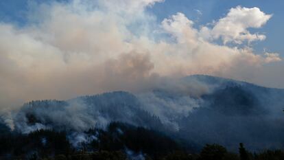 El fuego de Balmaseda, ayer por la tarde.