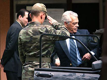 El general Sánchez Borrallo, a su salida ayer de los juzgados de Maçka.