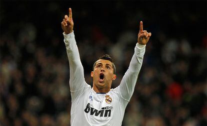 Cristiano Ronaldo celebra uno de sus tres goles ante el Villarreal.