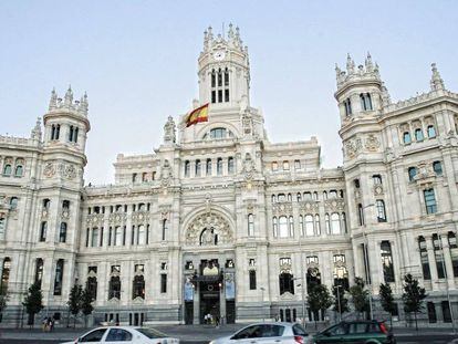 El Palacio de Cibeles, en verano de 2012, tras convertirse en sede del Ayuntamiento de Madrid.