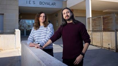 Marisa Fernández y Zarach Llach estudiaron Magisterio y dan clase de secundaria en el instituto público Bovalar de Castellón.