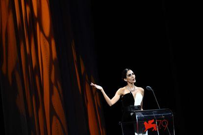 La actriz española Rocío Muñoz Morales inauguraba la noche del miércoles el Festival de Venecia durante su ceremonia de apertura.