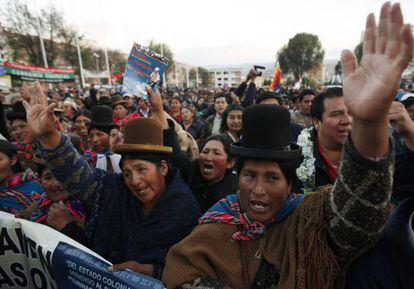 Simpatizantes del presidente Evo Morales marchan en La Paz.